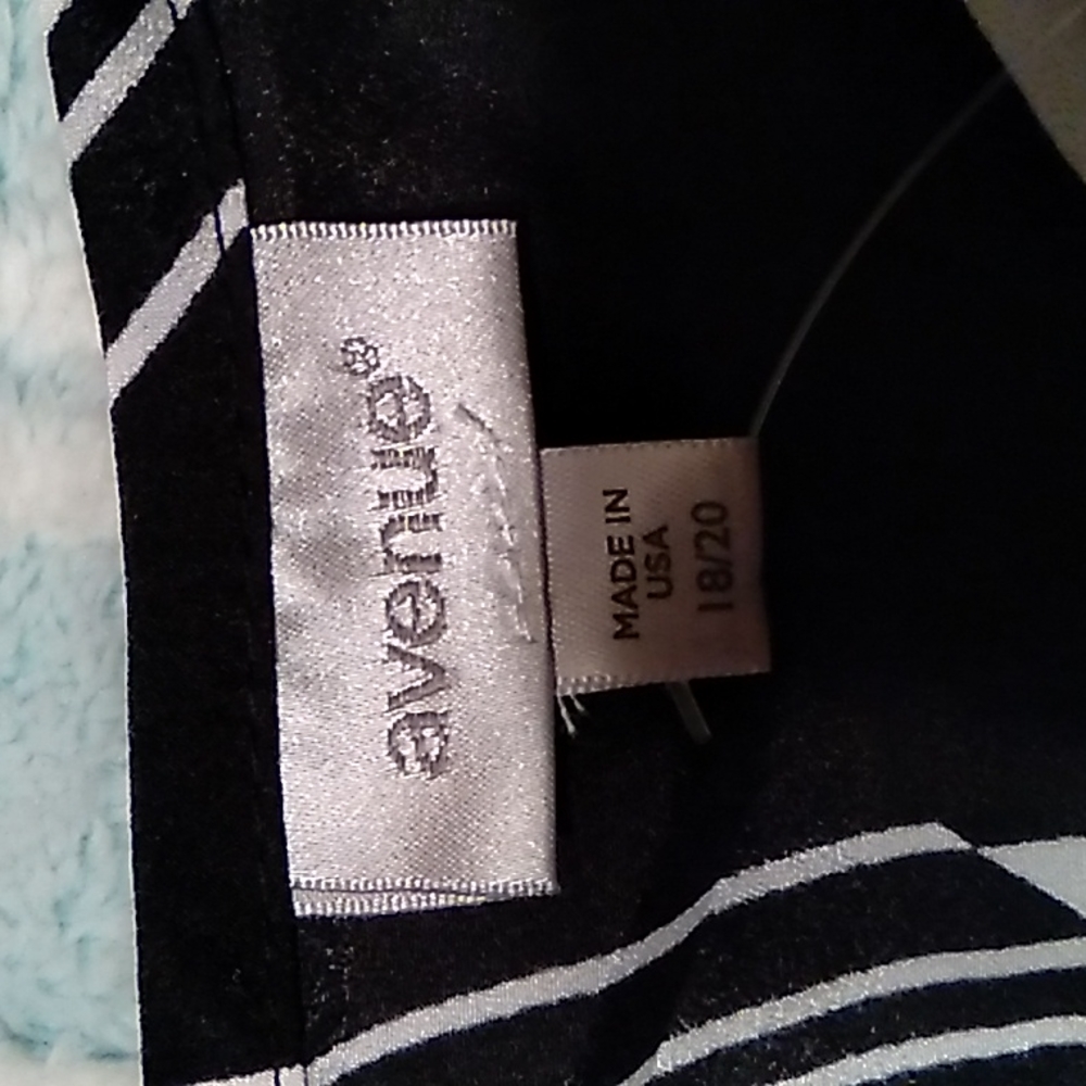 Avenue Lightweight top. 18/20 NWT - Picture 5 of 16